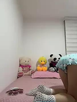 Emilyybennet_ from StripChat is Freechat