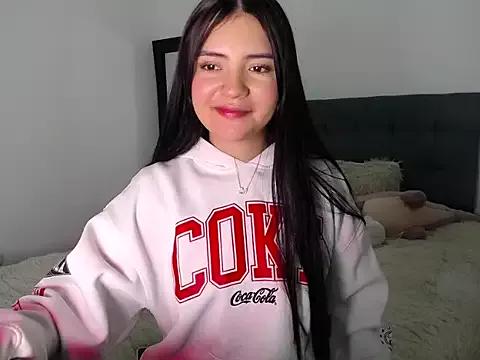 EmiPearllX from StripChat is Freechat