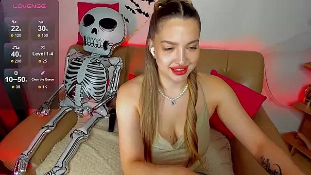 Try the thrill of flirt babes with our cam hosts, featuring unclothed wildness while getting naked and playing with their favored sex toys.