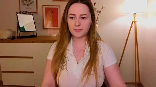 Emma_B1uem from StripChat is Freechat