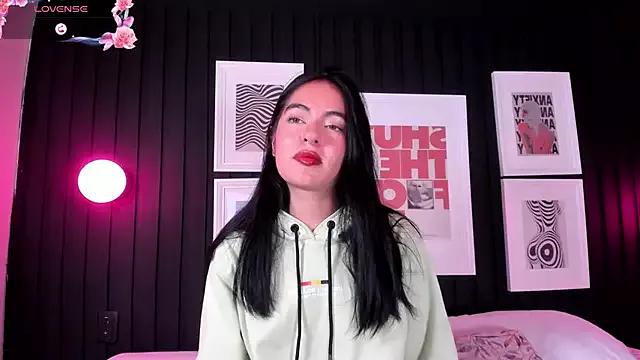 Emma_bakker_ from StripChat is Freechat