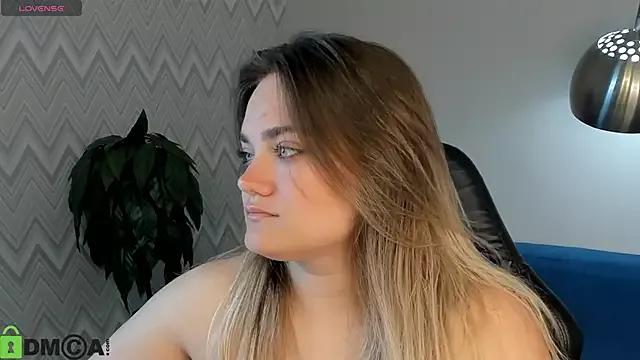 Emma_Reeed from StripChat is Freechat