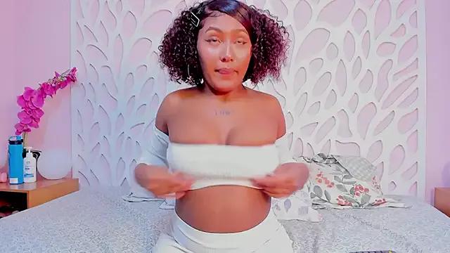 Emmadancer from StripChat is Freechat