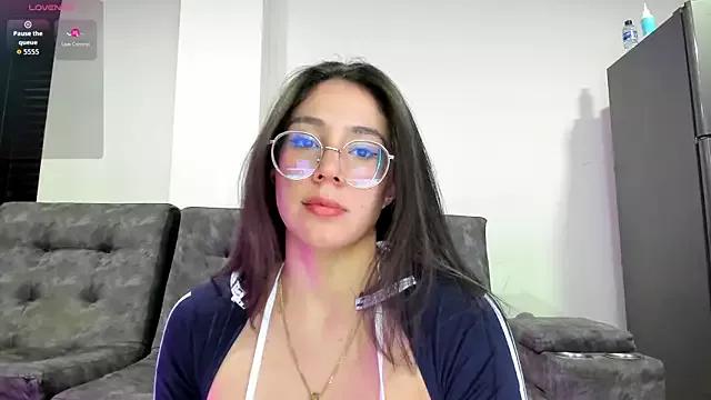 emmadiaz1 from StripChat is Freechat