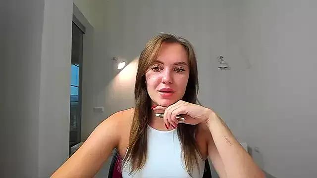 EmmaNorman from StripChat is Freechat