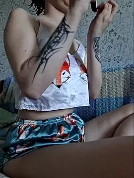 EmmyNik from StripChat is Freechat