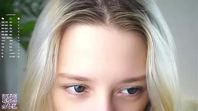 EngelFugler from StripChat is Freechat