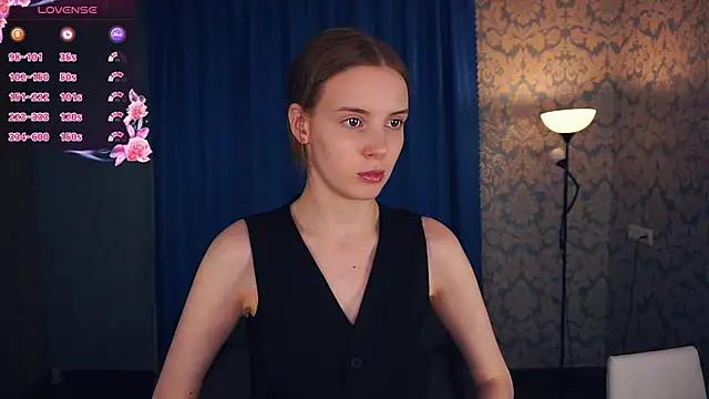 EsmeBuoy from StripChat