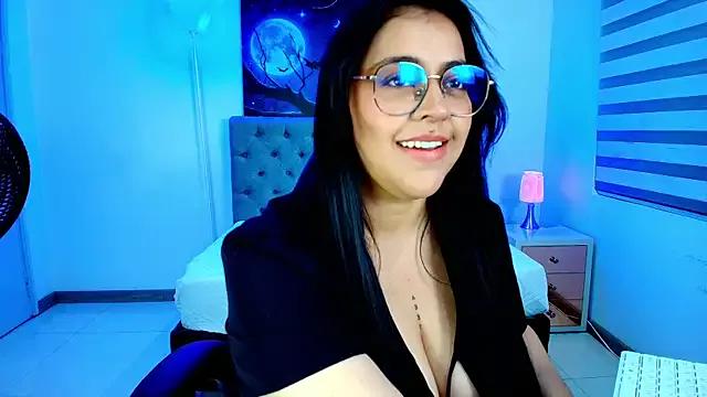 Evaa_ruiz from StripChat is Freechat