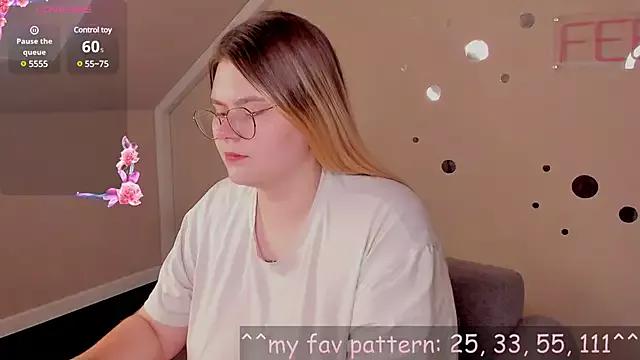 Evelyn_Harmony from StripChat is Freechat