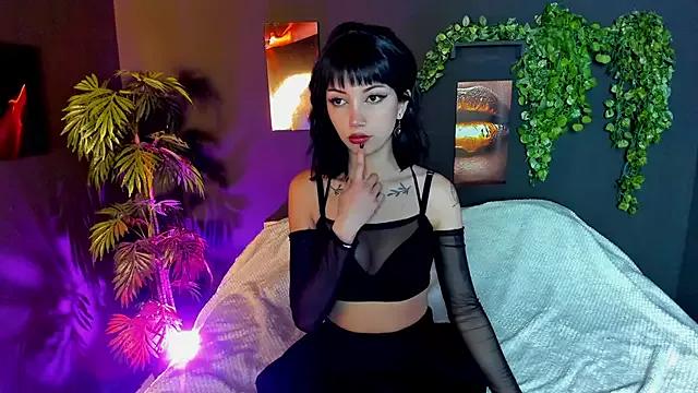 Evelyn_Russoo from StripChat is Freechat