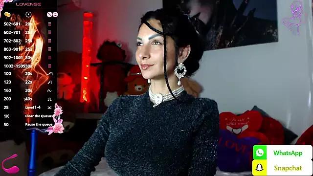EvelynAisha from StripChat is Freechat