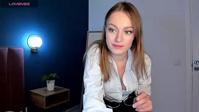 EvelynPoole from StripChat is Freechat