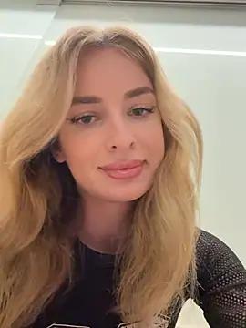 EvieEvans from StripChat