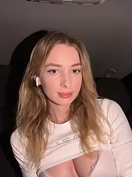 EvieEvans from StripChat