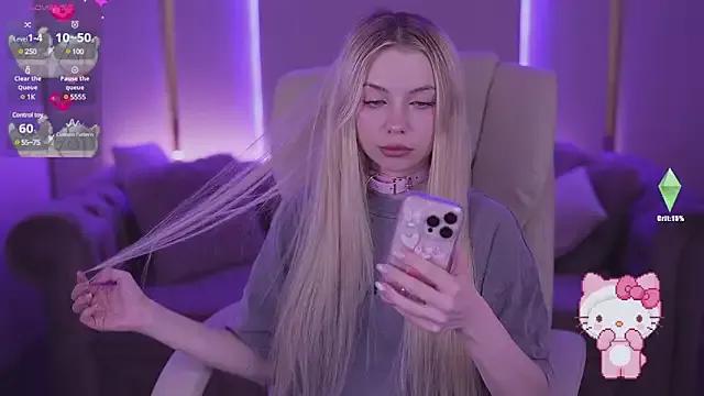 EviStar from StripChat is Freechat