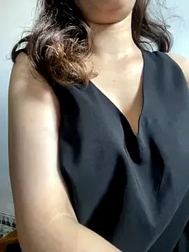 farah-36 from StripChat is Freechat
