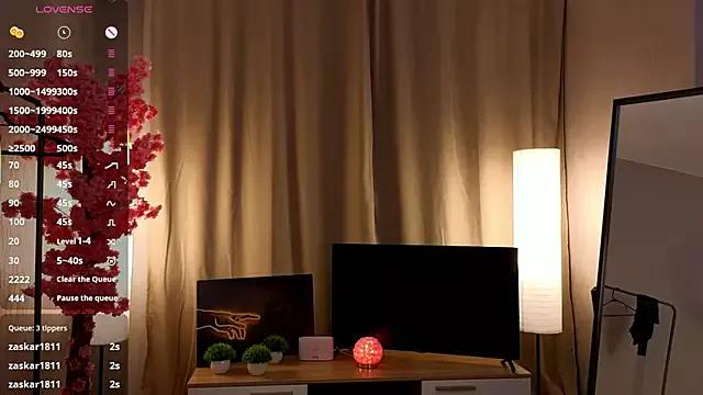 Flirty_lee from StripChat is Freechat