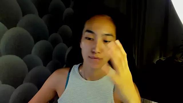 FlirtyAura from StripChat is Freechat