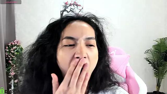 FlirtyAura from StripChat is Freechat