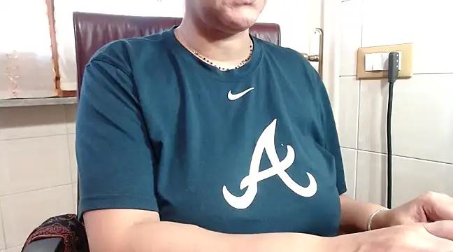 Foxlady2271 from StripChat is Freechat