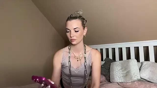 Try the thrill of flirt babes with our cam hosts, featuring unclothed wildness while getting naked and playing with their favored sex toys.