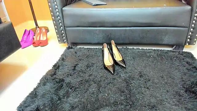 FOXYRIVER_ from StripChat is Freechat