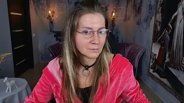 FridaTander from StripChat is Freechat