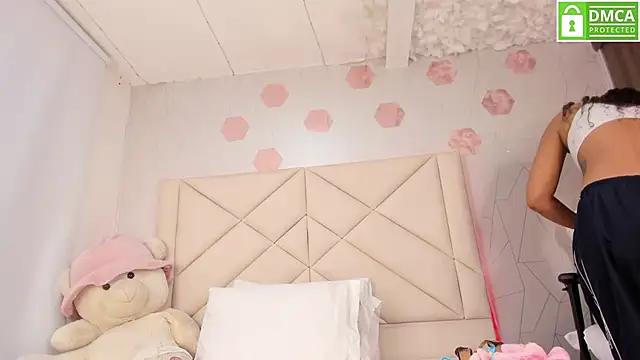 Gia_Scott from StripChat is Freechat