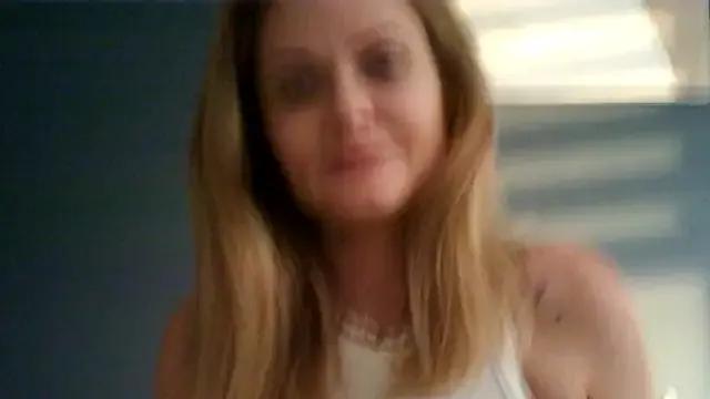 Ginger-bb from StripChat is Freechat