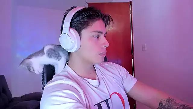 Giordano_Russo from StripChat is Freechat