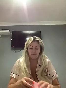 GoldenSquirter from StripChat is Freechat