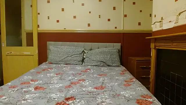 Goldgirl89 from StripChat is Freechat