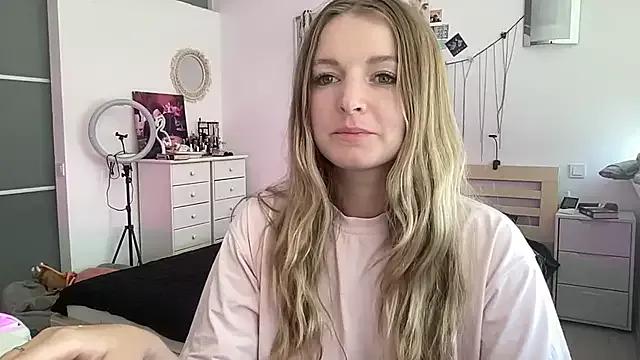 Goldi_Lady from StripChat is Freechat