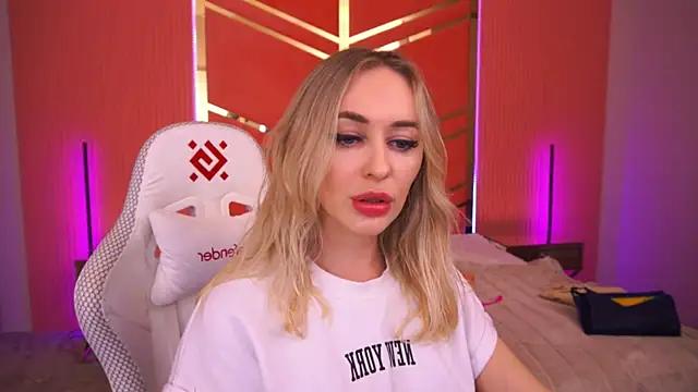 Try the thrill of flirt babes with our cam hosts, featuring unclothed wildness while getting naked and playing with their favored sex toys.