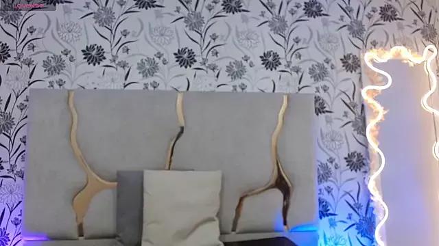 Hanaa_tay from StripChat is Freechat