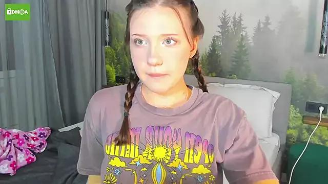 HanahW from StripChat is Freechat
