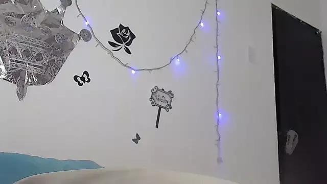 hanamor from StripChat is Freechat