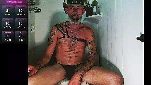 HandyBro from StripChat is Freechat
