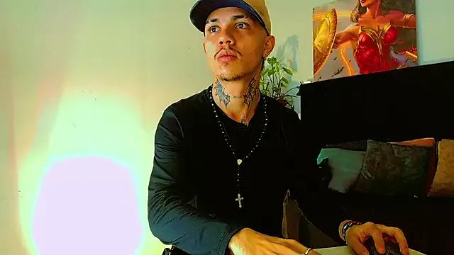 Photos of HannibalLester from StripChat is Freechat