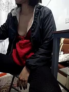 Haralushiaaa from StripChat is Freechat