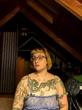 hazel333 from StripChat is Freechat
