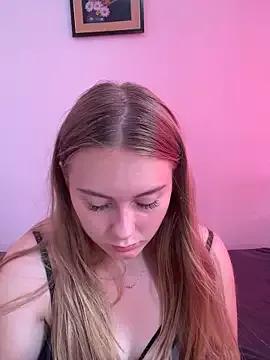 HeiligeJulia from StripChat is Freechat
