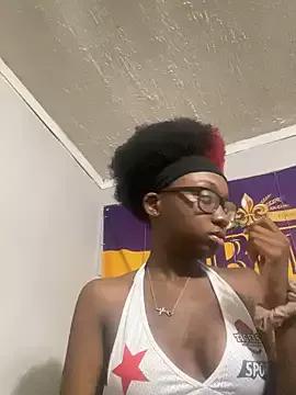 HennessyBaby21 from StripChat is Freechat