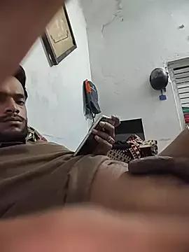 Herecallboyyash from StripChat is Freechat