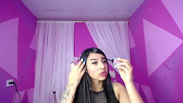 Holly_Bms from StripChat is Freechat