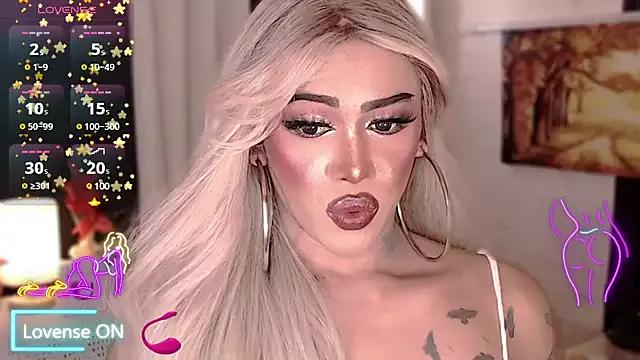 Hot_amanda_goddess from StripChat is Freechat