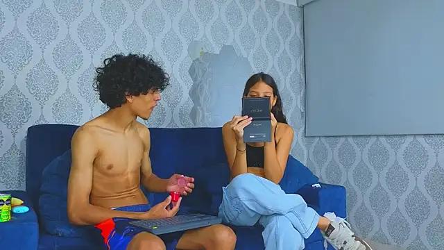 Hotcouple_222 from StripChat is Freechat