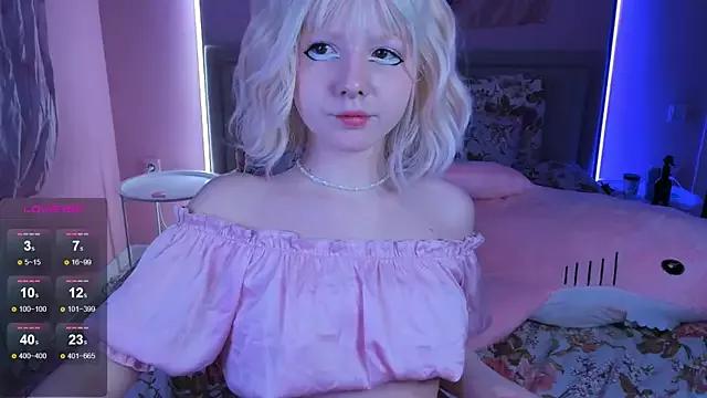 hottieglitch from StripChat is Freechat