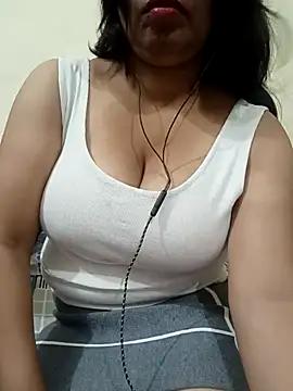 Hoty_Pinki from StripChat is Freechat